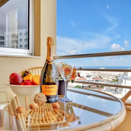 Апартаменты Premium Paradise - Balcony Sea & Pool Views - Rated