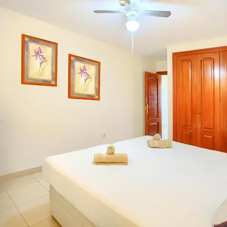 Premium Paradise - Balcony Sea & Pool Views - Rated Апартаменты *