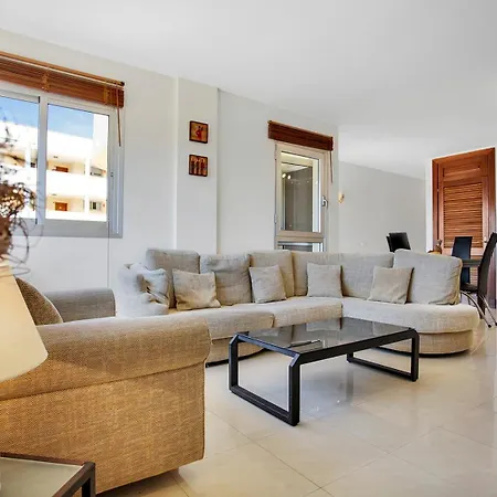 Premium Paradise - Balcony Sea & Pool Views - Rated Апартаменты