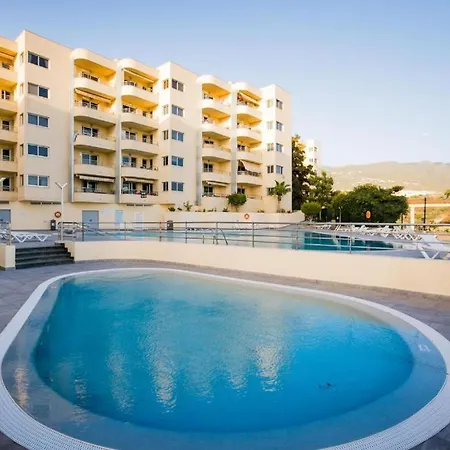 Premium Paradise - Balcony Sea & Pool Views - Rated